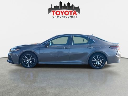 Used 2023 Toyota Camry SE image 8