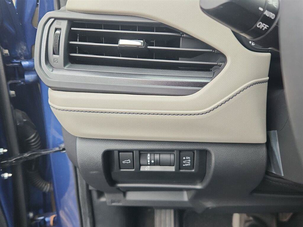 Used 2026 Subaru Forester Premium AWD/4WD image 15