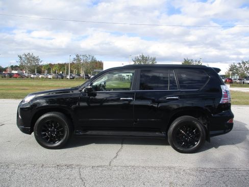 Used 2018 Lexus GX 460 image 4