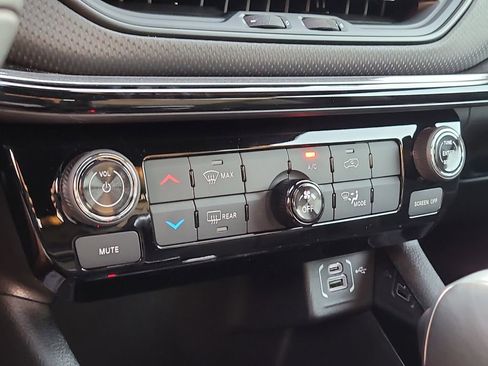 New 2026 Jeep Compass Latitude AWD/4WD image 26
