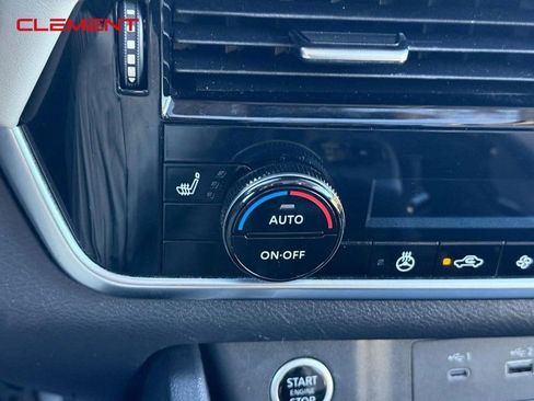 Used 2023 Nissan Rogue SV w/ SV Premium Package image 25