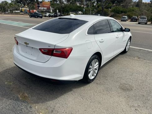 Used 2018 Chevrolet Malibu LT FWD image 5