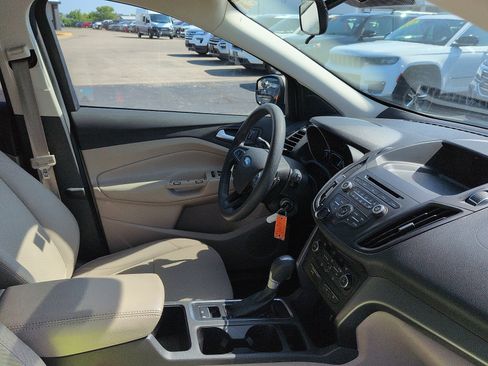 Used 2017 Ford Escape SE FWD image 7