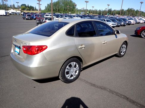 Used 2010 Hyundai Elantra GLS image 5