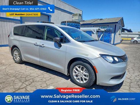 Used 2023 Chrysler Voyager LX FWD image 5