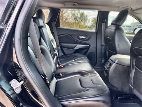 Used 2021 Jeep Cherokee Latitude Lux w/ Comfort/Convenience Group image 14