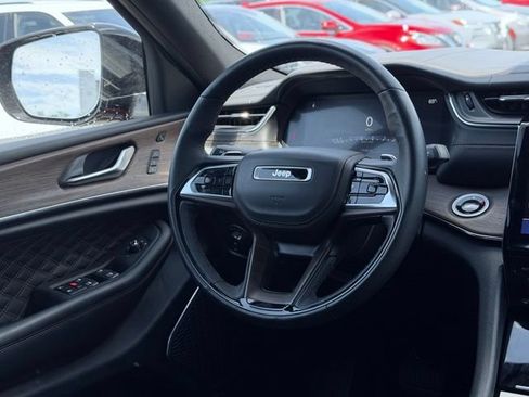 Certified 2025 Jeep Grand Cherokee Summit AWD/4WD image 28