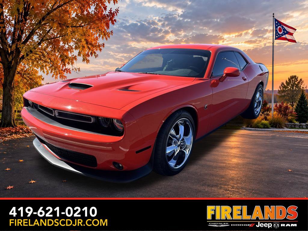 Used 2021 Dodge Challenger R/T Scat Pack w/ Scat Pack Stripe RWD image 1