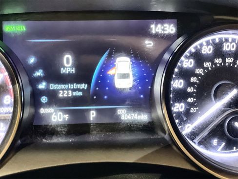 Used 2021 Toyota Camry SE w/ Cold Weather Package image 12