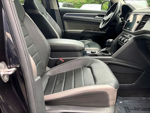 Used 2022 Volkswagen Atlas SEL Premium image 8
