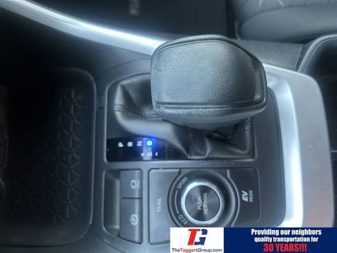 Used 2022 Toyota RAV4 XLE w/ Convenience Package image 22