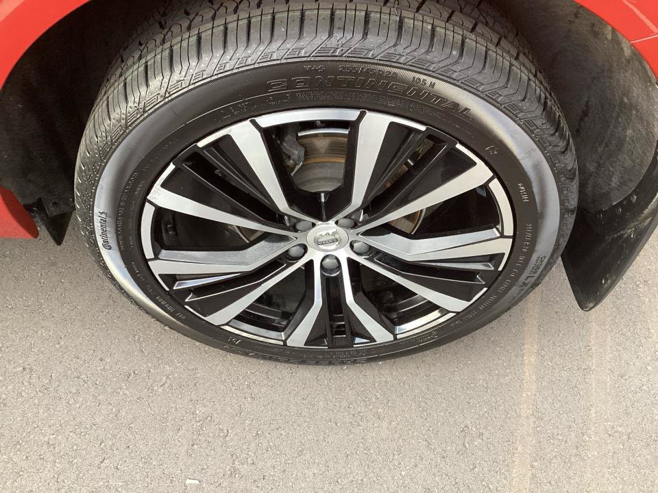 Certified 2024 Volvo XC60 B5 Plus w/ Protection Package Premier AWD/4WD image 26