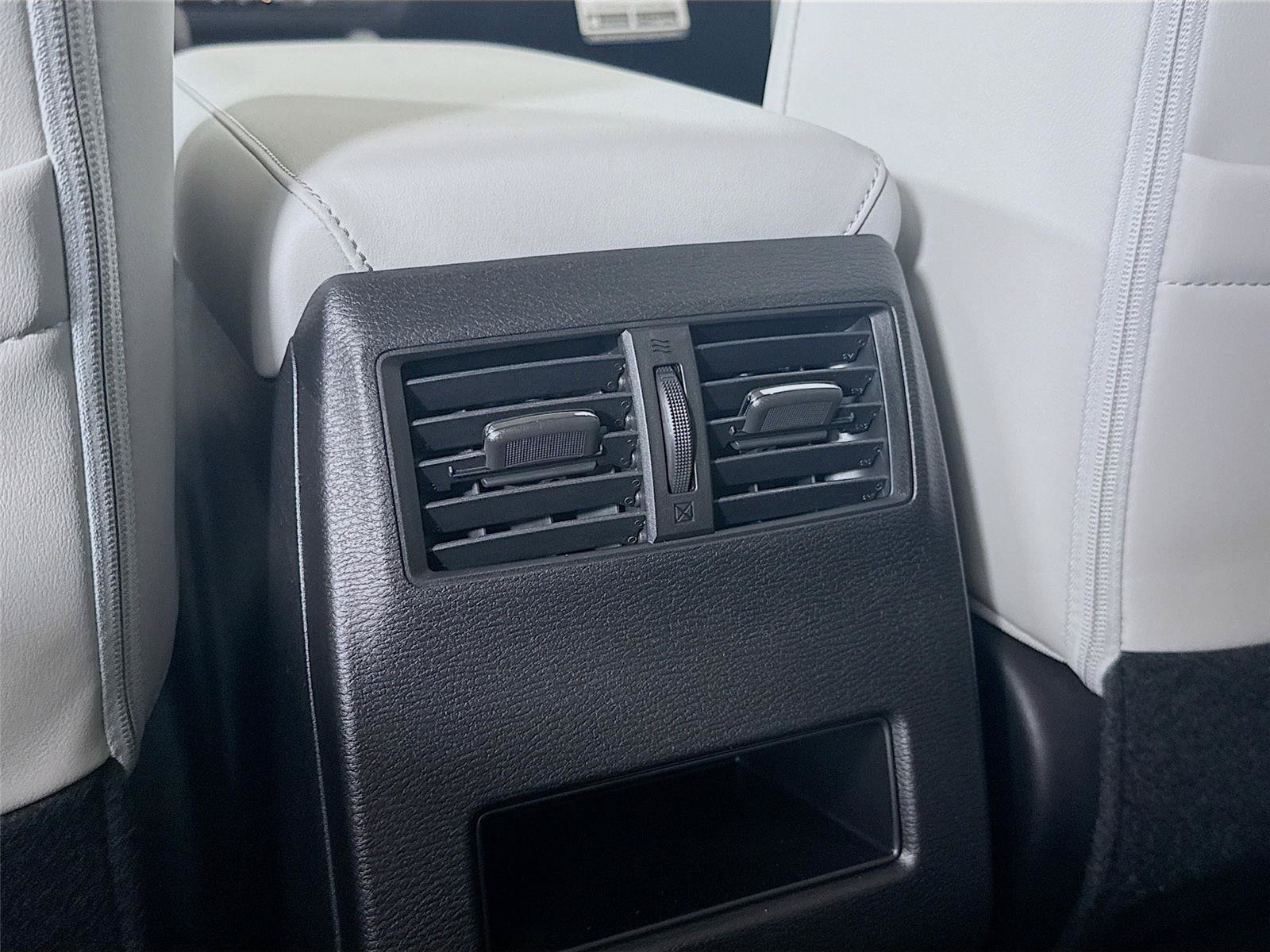 New 2026 Mitsubishi Outlander SE FWD image 18
