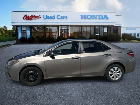 Used 2014 Toyota Corolla LE image 2