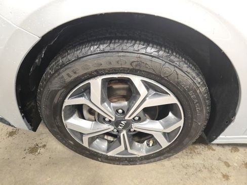 Used 2020 Kia Forte LXS image 10