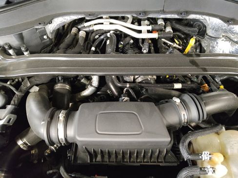 Used 2020 Ford Explorer Platinum w/ Premium Technology Package image 30