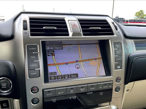 Used 2020 Lexus GX 460 Luxury w/ Accessory Package AWD/4WD image 34