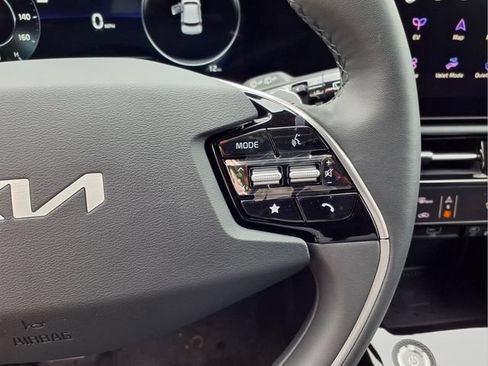 New 2026 Kia Niro Wind w/ Wind Preserve Package FWD image 10