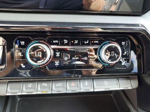 New 2026 GMC Sierra 2500 AT4 w/ AT4 Premium Plus Package image 24