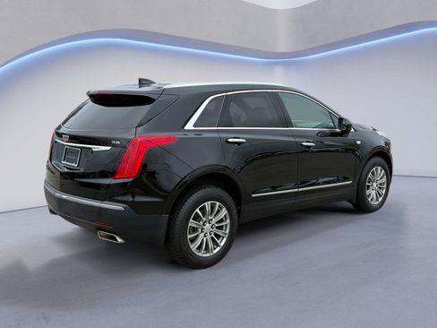 Used 2017 Cadillac XT5 Luxury w/ Driver Awareness Package AWD/4WD image 6