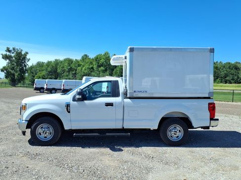 Used 2022 Ford F250 XL w/ Power Equipment Group RWD image 2