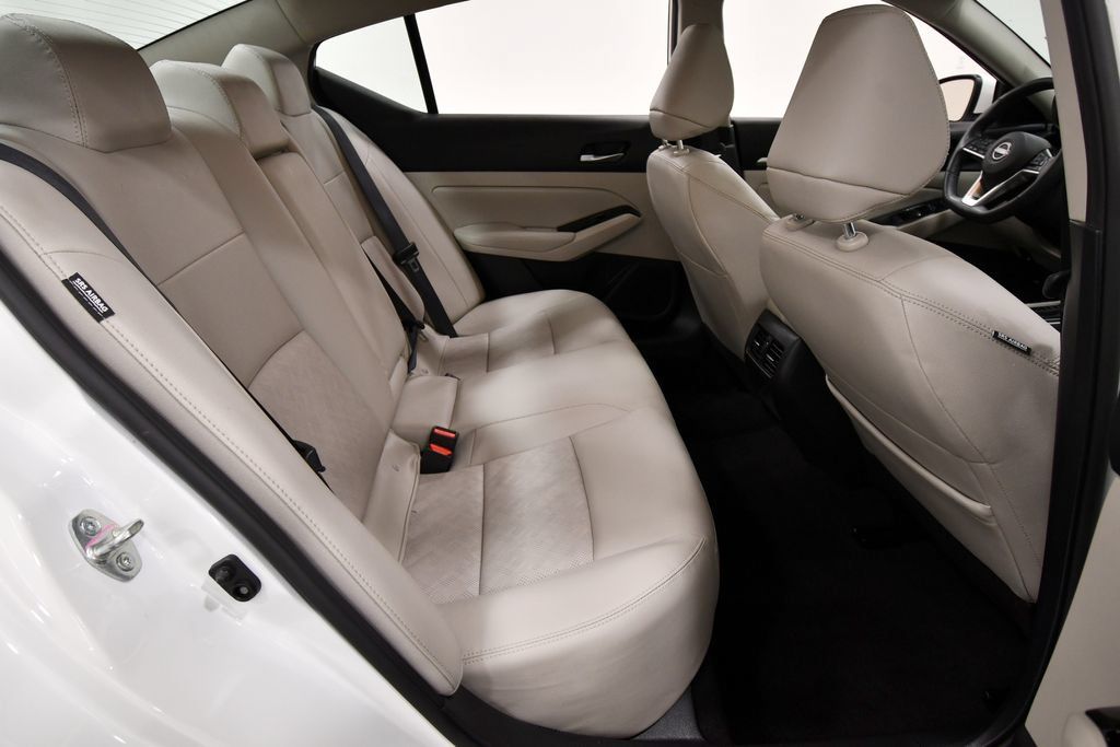 Used 2024 Nissan Altima 2.5 SL AWD/4WD image 18