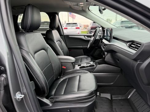 Used 2025 Ford Escape Platinum AWD/4WD image 15