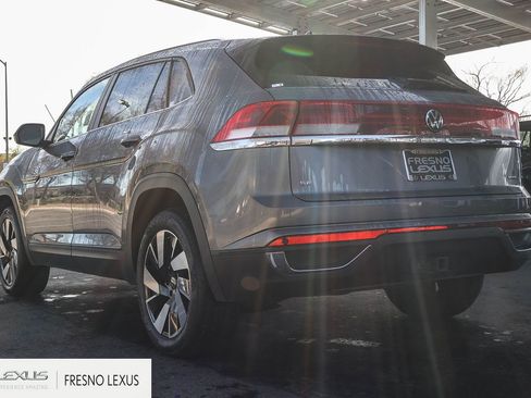 Used 2024 Volkswagen Atlas Cross Sport SE image 4