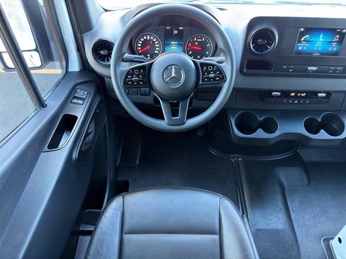 Used 2024 Mercedes-Benz Sprinter 2500 image 27