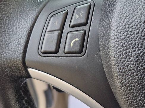 Used 2010 BMW 135i Convertible RWD image 33