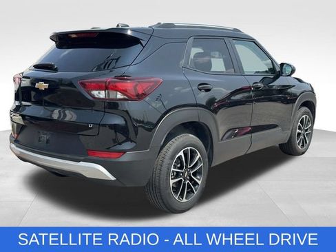 Used 2025 Chevrolet TrailBlazer LT AWD/4WD image 4