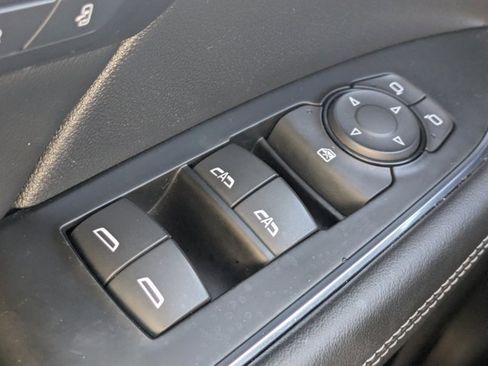 Used 2023 Buick Envision Essence image 19