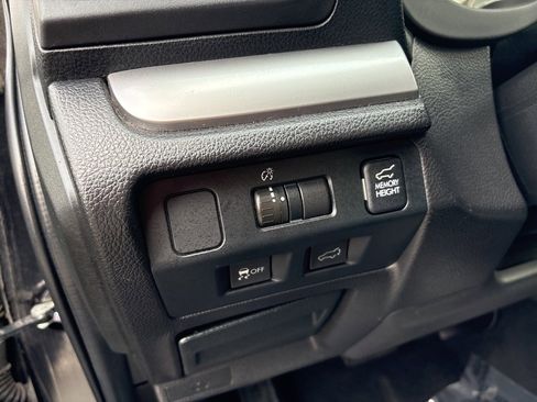 Used 2015 Subaru Forester 2.5i Limited image 22