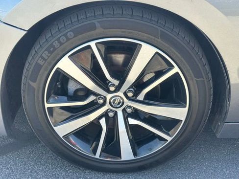 Used 2022 Nissan Maxima SV w/ Floor Mat Group FWD image 13