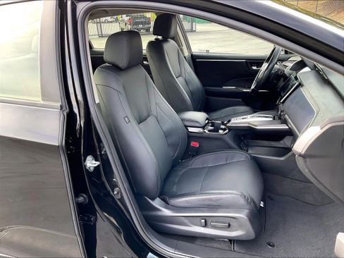 Used 2018 Honda Clarity Touring image 10