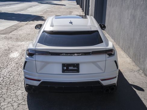 Used 2021 Lamborghini Urus image 4