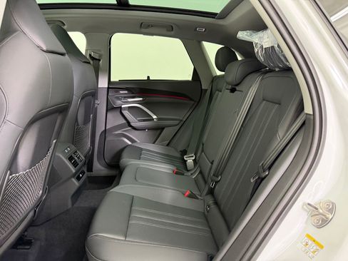 New 2025 Audi Q5 Premium Plus image 16
