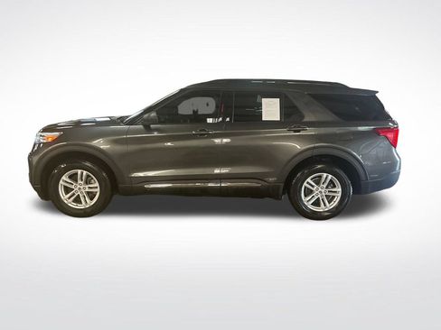 Used 2020 Ford Explorer XLT w/ Equipment Group 202A AWD/4WD image 2