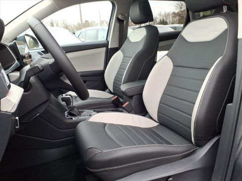 New 2026 Volkswagen Taos SEL image 5