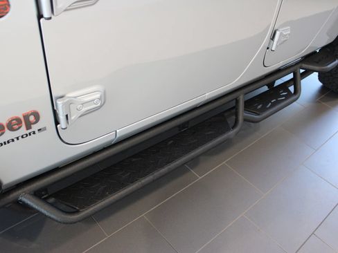 Used 2023 Jeep Gladiator Mojave w/ Cold Weather Group AWD/4WD image 35