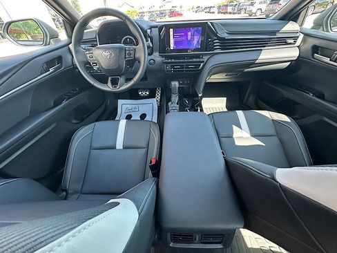 Certified 2025 Toyota Camry SE FWD image 18