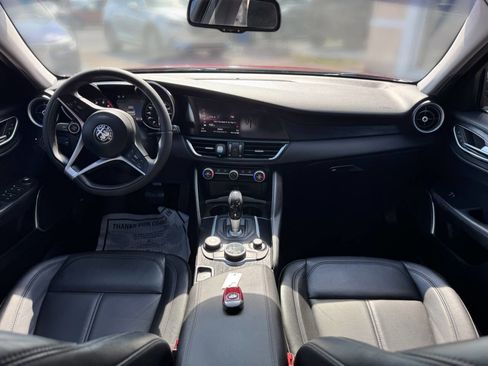 Used 2019 Alfa Romeo Giulia w/ Nero Edizione image 17