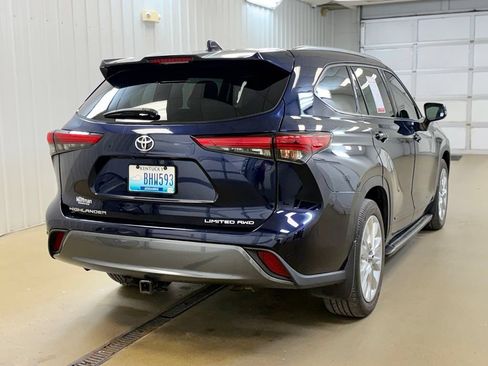 Used 2021 Toyota Highlander Limited AWD/4WD image 5