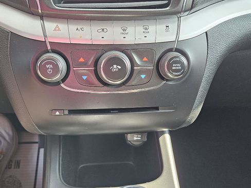 Used 2013 Dodge Journey SXT w/ Comfort/Convenience Group AWD/4WD image 12