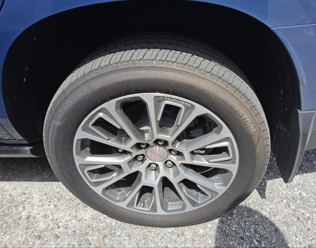 Used 2026 GMC Yukon Denali w/ Sun & Power Step Package AWD/4WD image 6