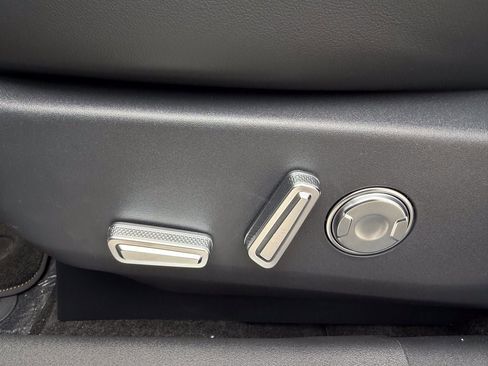 New 2026 Lincoln Nautilus Reserve w/ Jet Appearance Package image 13