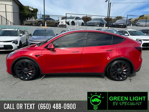 Used 2022 Tesla Model Y Performance image 8