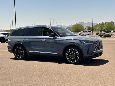 Used 2025 Lincoln Aviator Reserve w/ Equipment Group 201A AWD/4WD image 7