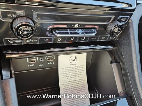 New 2025 Jeep Grand Cherokee L Laredo image 22