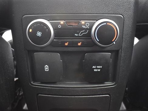 Used 2022 Ford Explorer Limited w/ Equipment Group 301A image 28